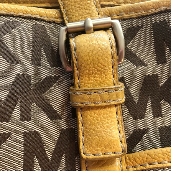 Michael Kors Tote Bag - Picture 14 of 16